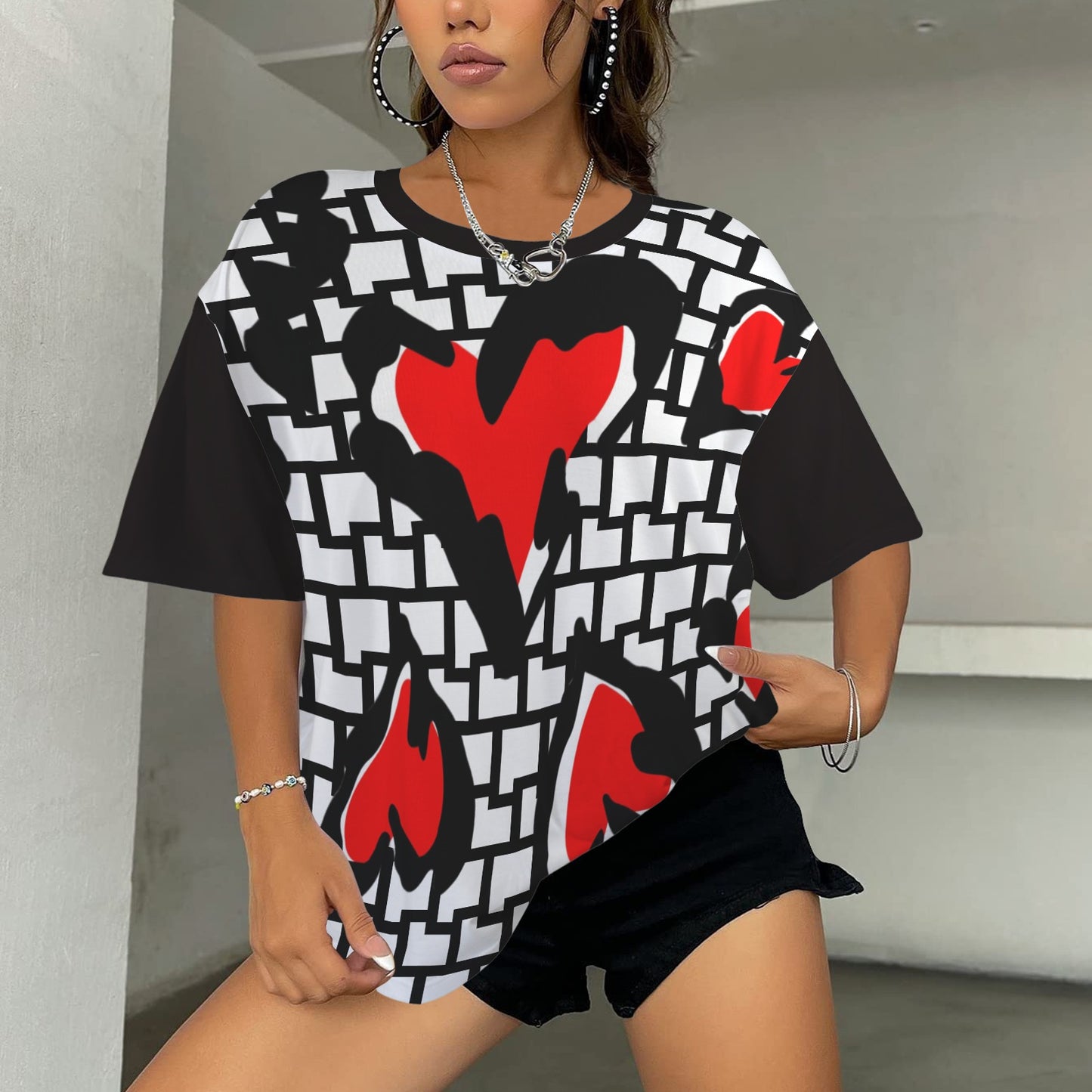 SE SON ROSE T-SHIRT -WHITE/BLACK WALL & HEARTS V2