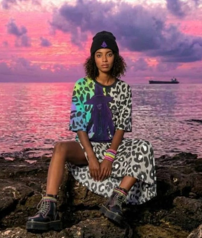 S-WITCH UP Leopard Hem T-Shirt
